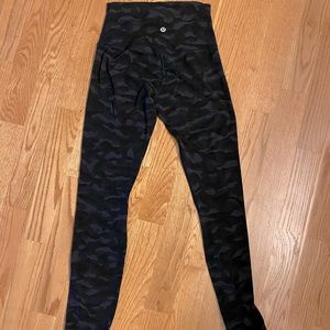 Lululemon size 2 camo 25” inseam align leggings